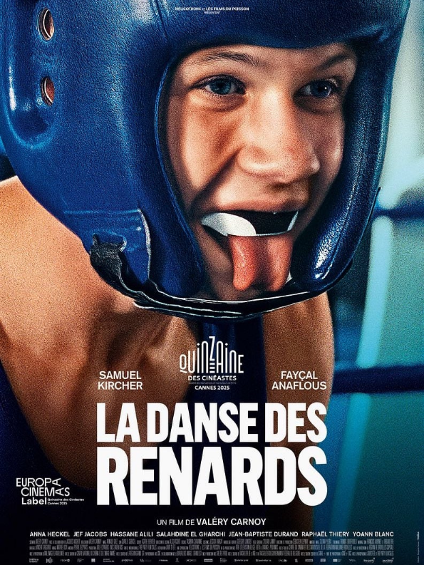 Affiche du film La danse des renards, une personne avec un casque de boxe tirant la langue.